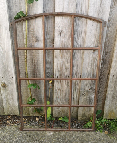 Altes gusseisen stallfenster - gusseisen,